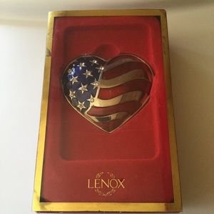 Lenox Heart of America Paperweight Patriotic w/box